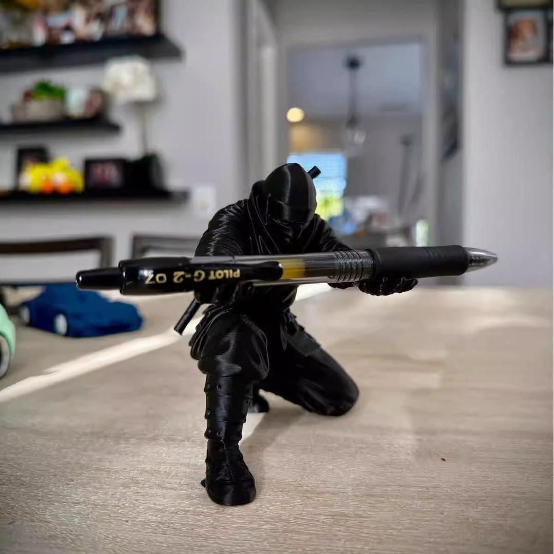 Standing Desk - 3d‑Printed Ninja Pen Holder Creative Desktop